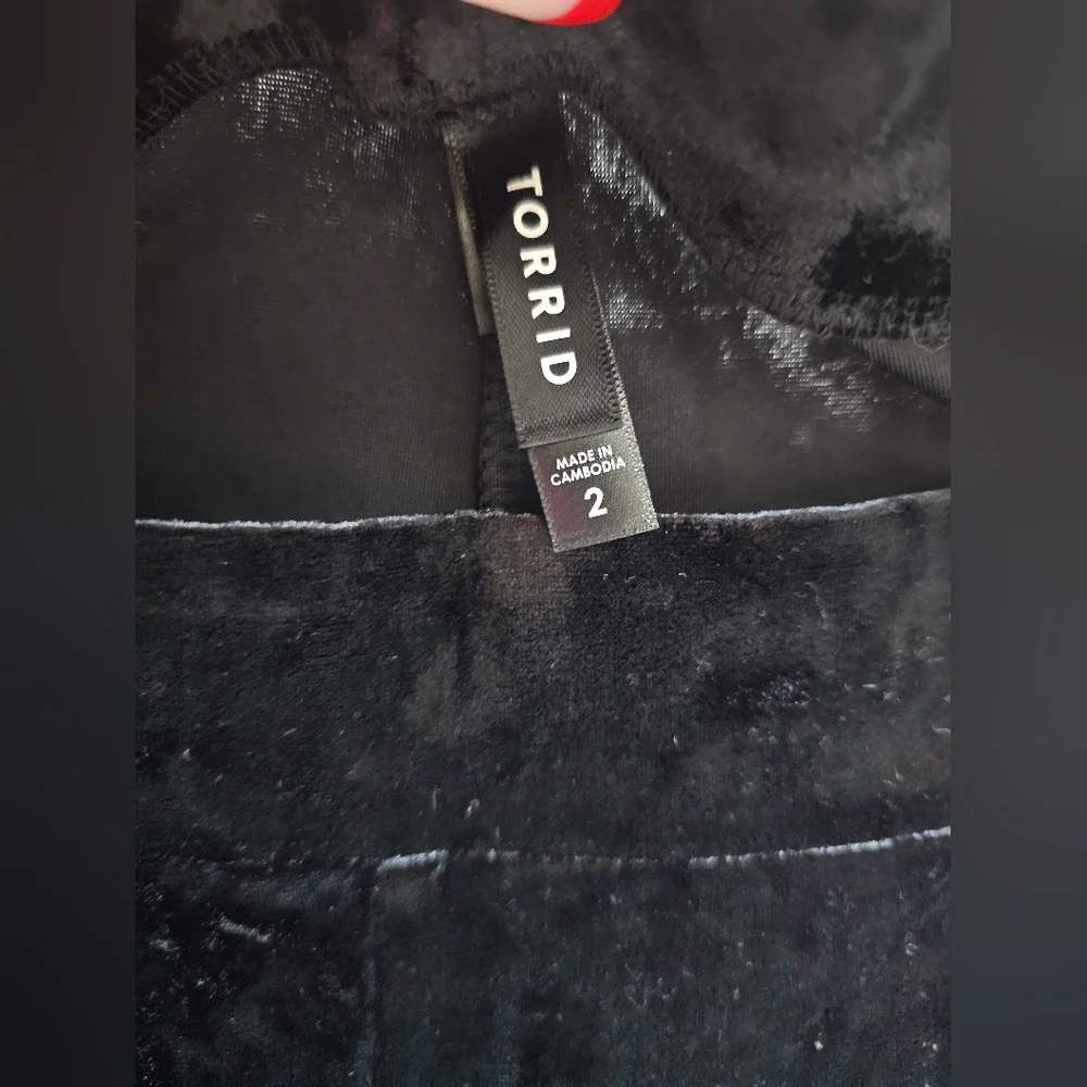 Torrid Velvet Leggings - Red and Black - Picture 5 of 8